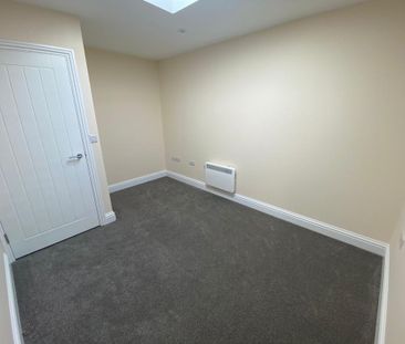 2 bedroom maisonette to rent - Photo 2