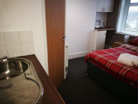 Studio to rent - Photo 3