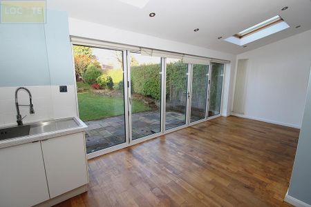 3 bedroom semi-detached house to rent - Photo 5