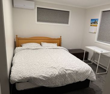 Private double room with ensuite - Photo 2