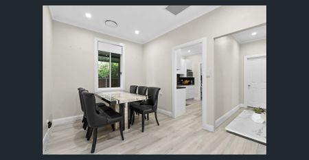 Spacious 3 Bedroom Family Home in a quiet neighborhood - Photo 2