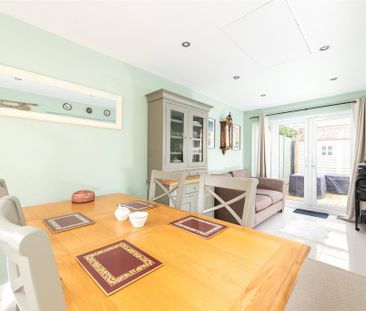 3 bedroom detached house to rent - Photo 2