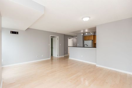For Lease - 23 Lorraine Drive Unit# 2012, Toronto, Ontario - Photo 5