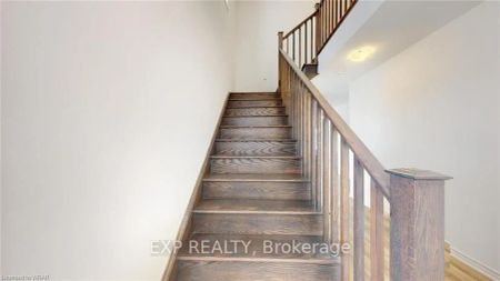Condo Townhouse For Lease | X8411416 - Photo 4