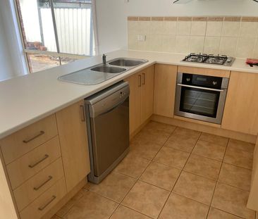 COSY FRESH AND BRIGHT - Photo 2