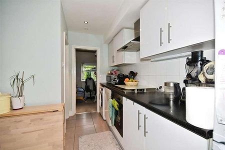 Newbury Road, Highams, E4 - Photo 4