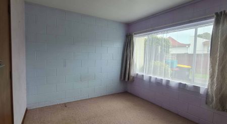 Two-bedroom unit available for rent in a prime location - Photo 4