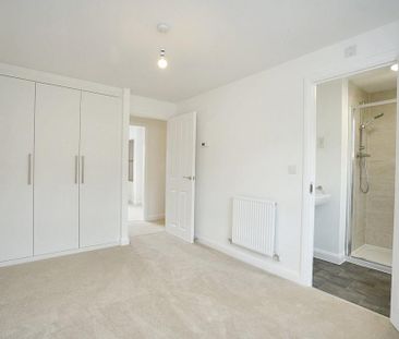 3 bedroom semi-detached house to rent - Photo 3