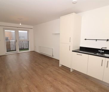 2 bedroom apartment to rent - Photo 2