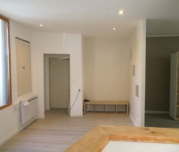 T2 Quai de la Fontaine 31m² Nîmes 420€ H.C - Photo 5