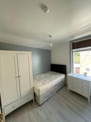 5 bedroom terraced house to rent - Photo 3