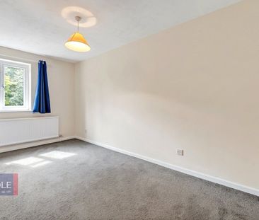 Royal Albert Road, - Photo 6