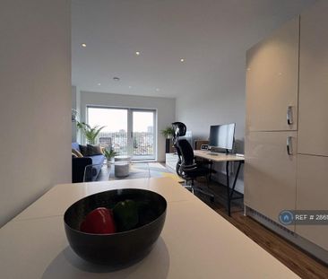 1 bedroom flat to rent - Photo 2
