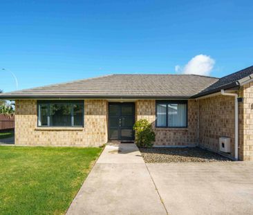 Spacious Family Living in Quiet Cul-de-Sac - Photo 4