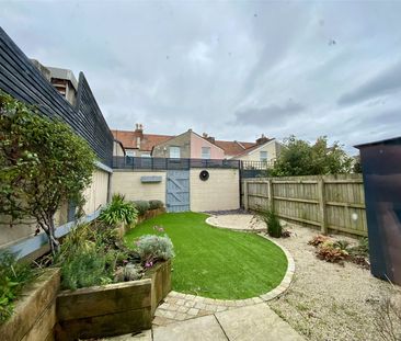 3 Bedroom - Photo 2