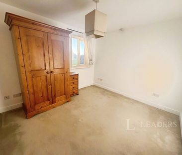 apartment to rent Apollo Way, Cambridge, Cambridgeshire, CB4 - Photo 2