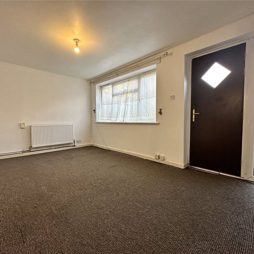 16, Woodsley Green, Leeds, West Yorkshire, LS6 1SD - Photo 1