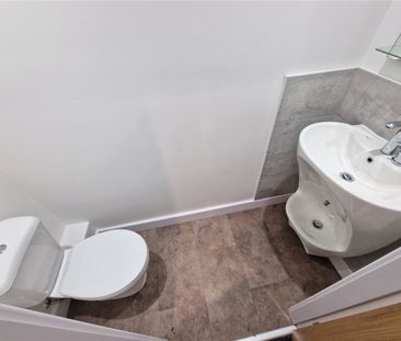 Rectory Close, Dewsbury, WF12 - Photo 5