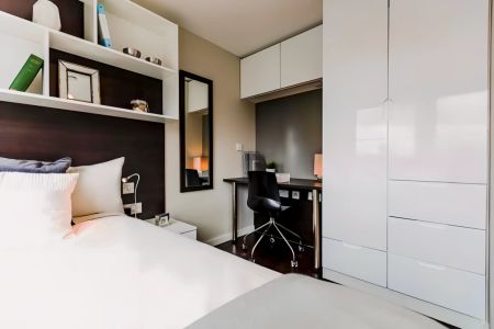 Two Bed Apartment - Photo 4