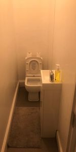 Room in a Shared House, Bengal Road, IG1 - Photo 4