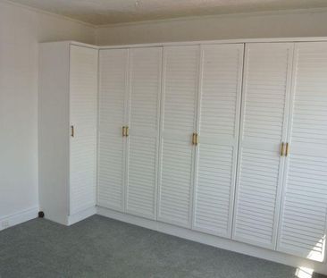 4 bedroom semi-detached house to rent - Photo 3