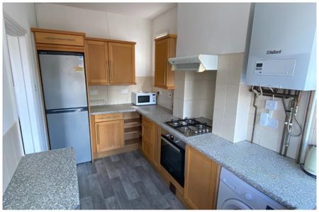 4 bedroom semi-detached house to rent - Photo 3