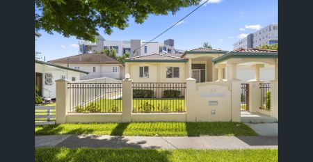 Bright, Private & Low-Maintenance 1 Bedroom Granny Flat - Photo 3