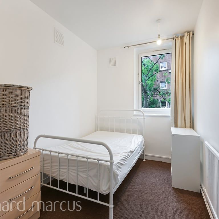 Pitt House - Photo 1