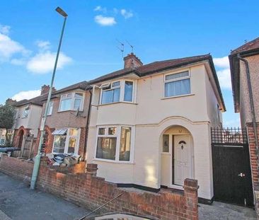 Euston Avenue, Watford, WD18 - Photo 1