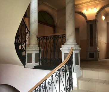 3-Zimmer-Dachgeschoss Wohnung mit BALKON, PKW-Stellplatz und offene... - Photo 1