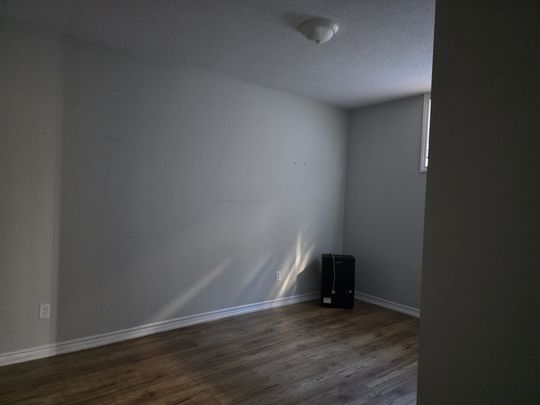 For Lease - 329 Edgehill Drive Unit# Lower, Barrie, Ontario - Photo 1