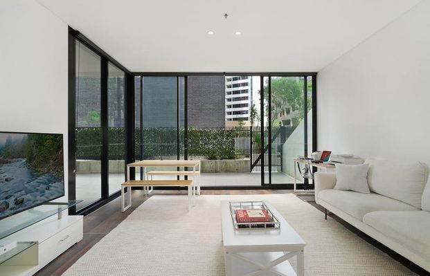 This apartment is sure to impress!!! - Photo 1