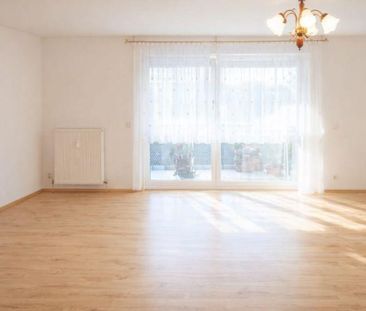 Attraktive 2-Raum-Wohnung mit Laminat und Balkon in Plauen in zentr... - Foto 1