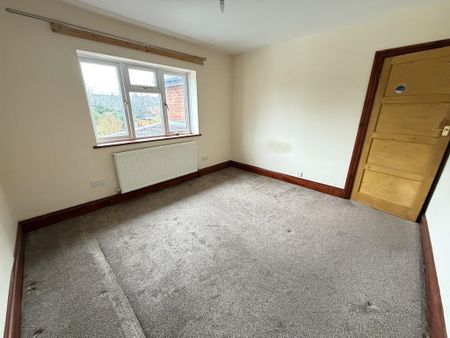 4 bedroom detached house to rent - Photo 4