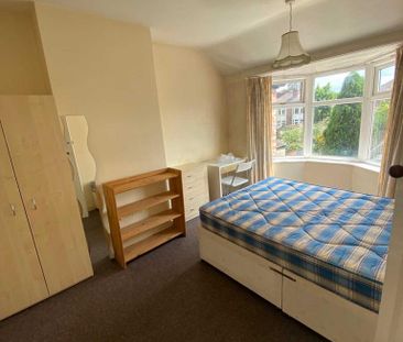 3 bedroom semi-detached house to rent - Photo 3