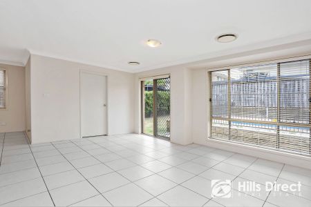 Large 4-Bedroom Family Home with Pool - Photo 2