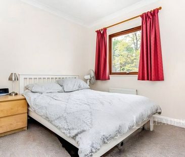 3 bedroom house to rent Tunwells Lane, Great Shelford, Cambridge, CB22 - Photo 4