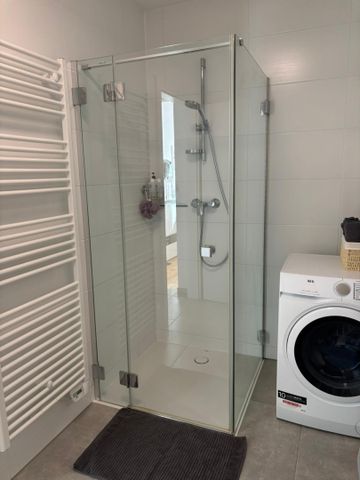 10m² große TERRASSE!!! Top-moderne DG-Wohnung nahe Akademiepark - Photo 5