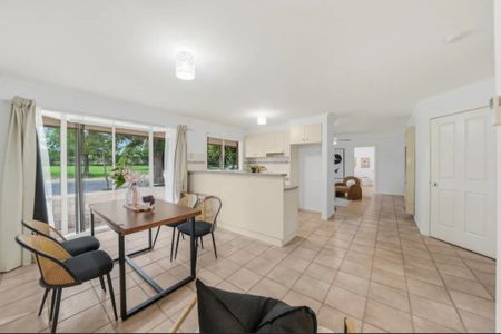 Wyndham Vale - Photo 2