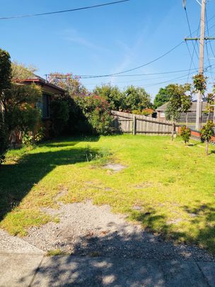 3 Bedrooms House in Springvale - Photo 1