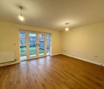 3 bedroom semi-detached house to rent - Photo 4