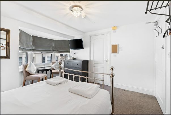 Room in a Shared House, Madeira Place, BN2 - Photo 1