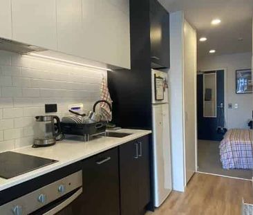 Super convenient location - Photo 2