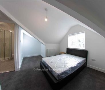 6 Bedroom Leeds Student Properties - Photo 2