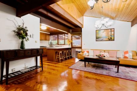 4 Bed, 2 Bath - Photo 2