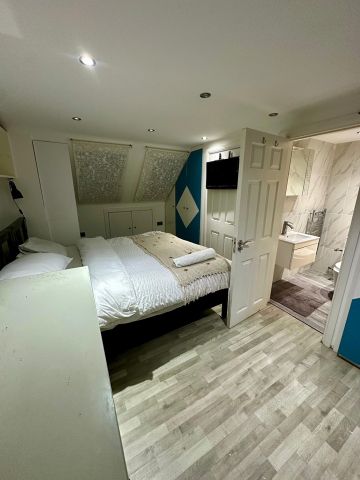 Room in a Shared House, Hyde Crescent, NW9 - Photo 4