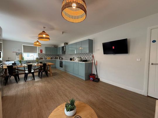 1 bedroom in a house share to rent - Photo 1