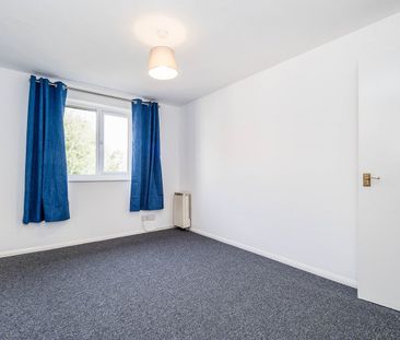 2 Bed Flat, Greenslade Road, IG11 - Photo 6