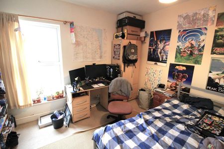 4 bedroom terraced house to rent - Photo 5