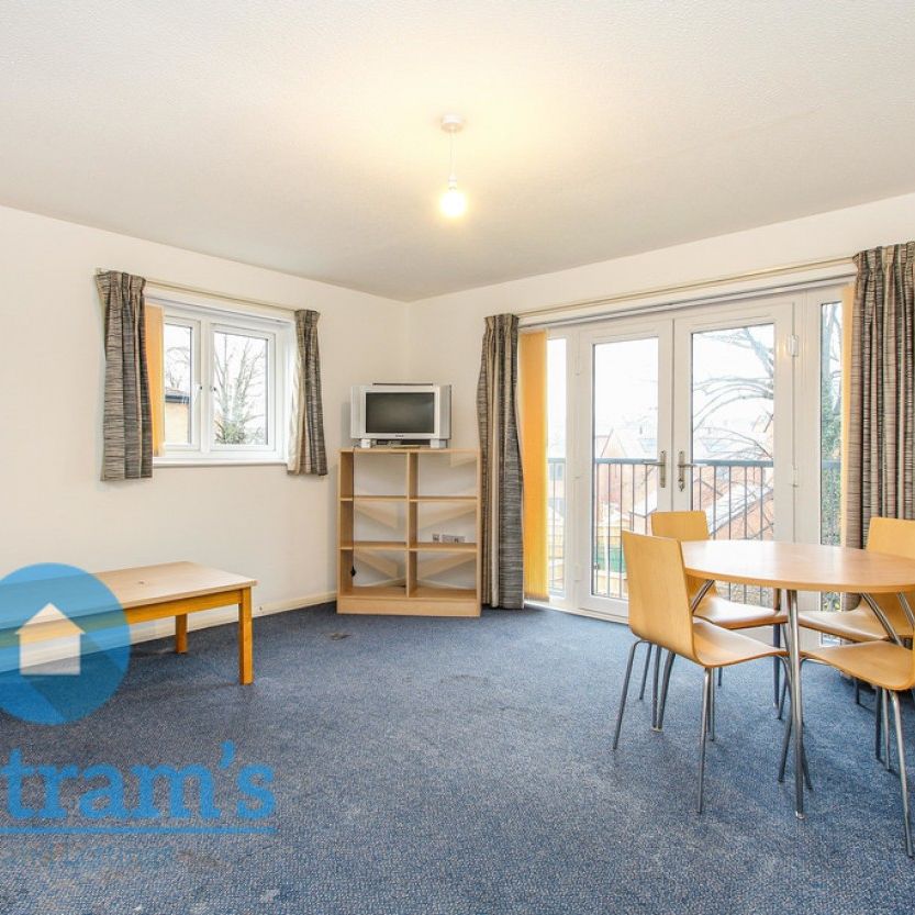 2 bed Apartment for Rent - Photo 1